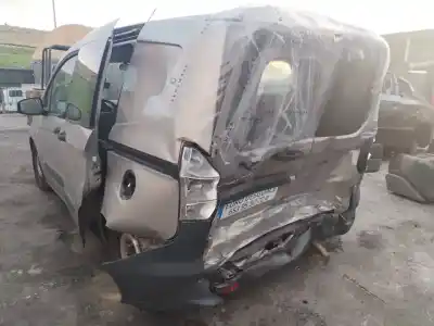 Sloopvoertuig ford transit courier limited 101 cv / 74 kw van het jaar 2015 aangedreven sfcb