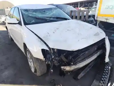 Veículo de Sucata audi a3 (8p) 1.6 tdi ambiente do ano 2012 alimentado cay