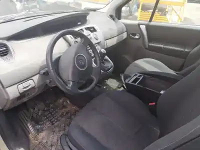 Veículo de Sucata renault scenic ii exception 86 cv / 63 kw do ano 2008 alimentado k9k p7