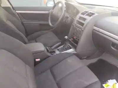 Veicolo di demolizione PEUGEOT 407 ST Confort dell'anno 2001 alimentato 9HZ