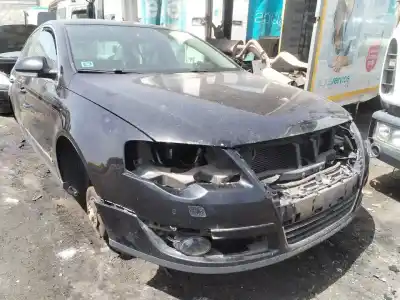 Scrapping Vehicle VOLKSWAGEN PASSAT VARIANT (3C5)  of the year 2001 powered 