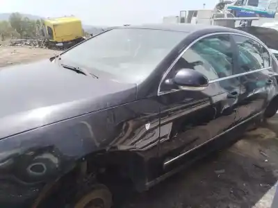 Scrapping Vehicle volkswagen passat variant (3c5) highline of the year 2001 powered 