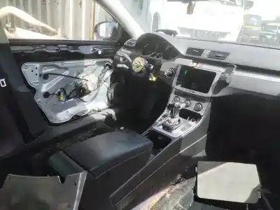 Scrapping Vehicle volkswagen passat variant (3c5) highline of the year 2001 powered 