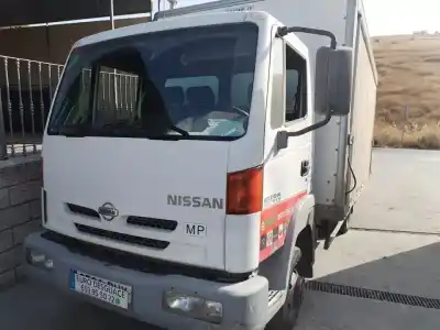 Verschrottungsfahrzeug NISSAN ATLEON  des Jahres 2001 angetrieben BD30D