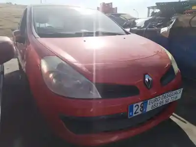 Veículo de Sucata renault clio iii imusic confort dynamique 68 cv / 50 kw do ano 2007 alimentado k9k m7