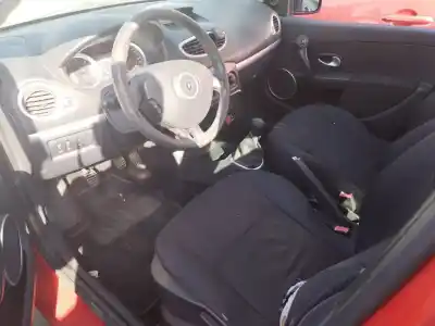 Veículo de Sucata renault clio iii imusic confort dynamique 68 cv / 50 kw do ano 2007 alimentado k9k m7