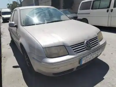 Verschrottungsfahrzeug VOLKSWAGEN BORA I (1J2)  des Jahres 2001 angetrieben ALH