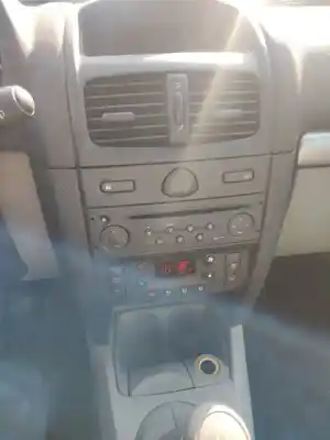 Scrapping Vehicle renault clio ii fase ii (b/cb0) k4jc7 of the year 2001 powered k4jc7