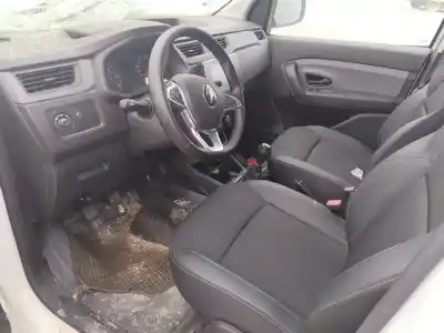 Sloopvoertuig RENAULT EXPRESS ADVANCE 74 CV / 55 KW van het jaar 2024 aangedreven 