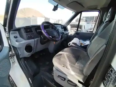 Veículo de Sucata FORD TRANSIT COMBI ´06  do ano 2001 alimentado 