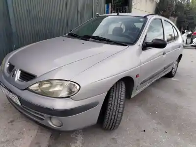 Veículo de Sucata renault megane i classic (la0) 1.9 dti diesel cat 98 cv / 72 kw do ano 2000 alimentado f9qa7