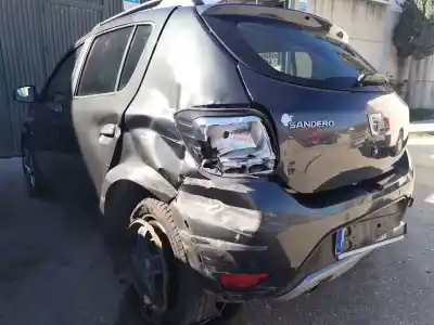 Veículo de Sucata dacia sandero essential 90 cv / 66 kw do ano 2019 alimentado 05ev