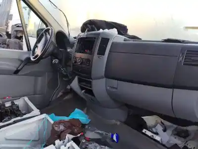 Veículo de Sucata volkswagen crafter caja cerrada kasten 35 langer radstand m. sd. expressprofi do ano 2001 alimentado 