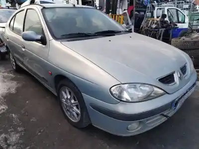 Vehicul casat renault megane i berlina hatchback (ba0) 1.6e europa al anului 2001 alimentat 