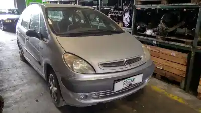 Veículo de Sucata citroen xsara picasso 2.0 hdi exclusive do ano 2001 alimentado rhy