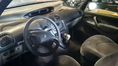 Veículo de Sucata citroen xsara picasso 2.0 hdi exclusive do ano 2001 alimentado rhy
