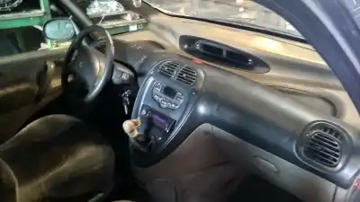 Veículo de Sucata citroen xsara picasso 2.0 hdi exclusive do ano 2001 alimentado rhy