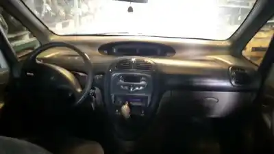 Veículo de Sucata citroen xsara picasso 2.0 hdi exclusive do ano 2001 alimentado rhy