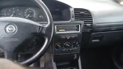 Veicolo di demolizione opel zafira a comfort dell'anno 2002 alimentato y20dth
