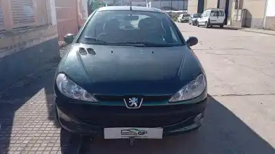 Veículo de Sucata PEUGEOT                                            206 BERLINA                                                                                                                                                                                                                                                XT                                                                                                                                                                                                                                                         do ano 2000 alimentado WJZ