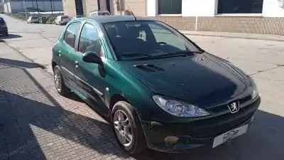 Vehículo de desguace peugeot 206 berlina xt del año 2000 con motor wjz