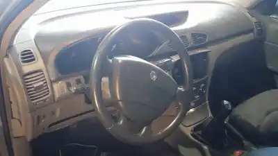 Здавання транспортного засобу renault laguna ii (bg0) authentique року 2001 потужний f4p