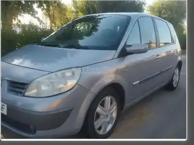 Veículo de Sucata RENAULT                                            SCENIC II                                                                                                                                                                                                                                                  Confort Authentique                                                                                                                                                                                                                                        do ano 2003 alimentado K9K722