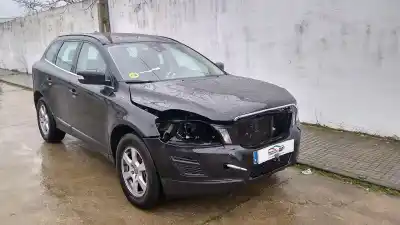 Sloopvoertuig volvo xc60 momentum drive van het jaar 2011 aangedreven d5204t3