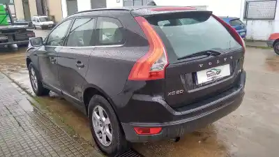 Sloopvoertuig volvo xc60 momentum drive van het jaar 2011 aangedreven d5204t3