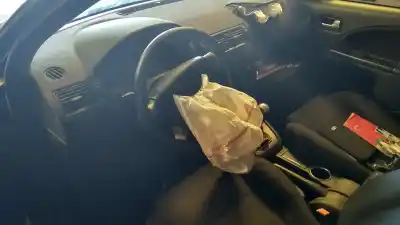 Veículo de Sucata ford mondeo berlina (ge) ghia do ano 2003 alimentado hjbb