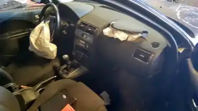 Veículo de Sucata ford mondeo berlina (ge) ghia do ano 2003 alimentado hjbb