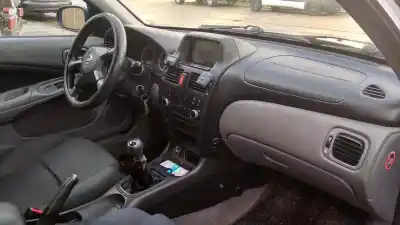 Véhicule à la ferraille nissan                                             almera (n16/e)                                                                                                                                                                                                                                             acenta                                                                                                                                                                                                                                                     de l'année 2003 alimenté yd22