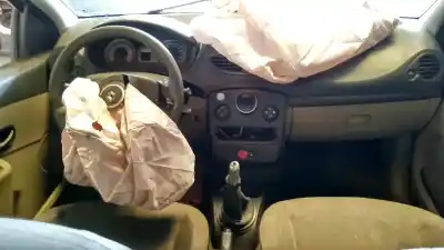 Veicolo di demolizione renault clio iii confort expression dell'anno 2006 alimentato k9k766