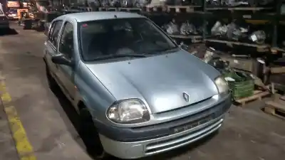 Veicolo di demolizione renault clio ii fase i (b/cbo) 1.9 d alize dell'anno 1999 alimentato f8q