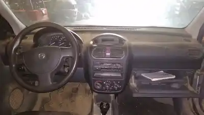 Здавання транспортного засобу opel corsa c club року 2001 потужний z12xe