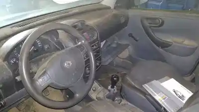 Здавання транспортного засобу opel corsa c club року 2001 потужний z12xe