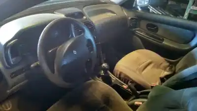 Veículo de Sucata renault laguna (b56) 2.2 dt rxe do ano 1998 alimentado g8t760