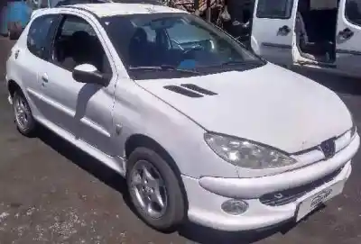 Veículo de Sucata peugeot                                            206 berlina                                                                                                                                                                                                                                                xs-line                                                                                                                                                                                                                                                    do ano 2001 alimentado kfw