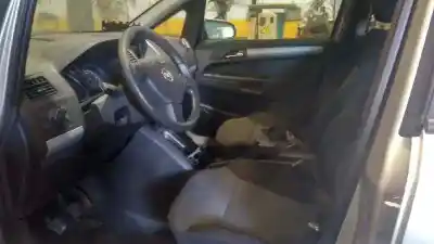 Veículo de Sucata opel zafira b cosmo do ano 2005 alimentado z19dt