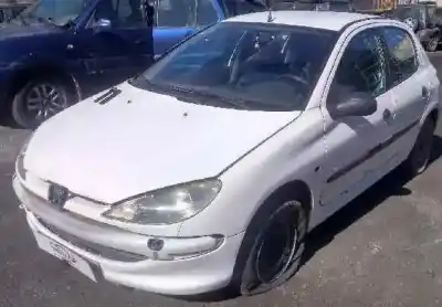 Hurda Aracı peugeot                                            206 berlina                                                                                                                                                                                                                                                xr                                                                                                                                                                                                                                                         yılın 2001 güçlü kfw