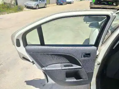 Veicolo di demolizione ford mondeo berlina (ge) ambiente (06.2003->) (d) dell'anno 2003 alimentato cfba