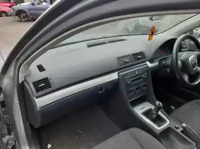 Veículo de Sucata audi a4 berlina (8e) 2.0 tdi 16v (103kw) do ano 2004 alimentado bre