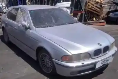 Veículo de Sucata bmw serie 5 berlina (e39) 525tds do ano 1998 alimentado 256t1