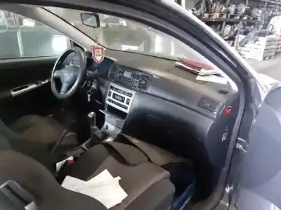 Veículo de Sucata toyota corolla (_e12_) 1.4 d (nde120_) do ano 2006 alimentado 1ndtv