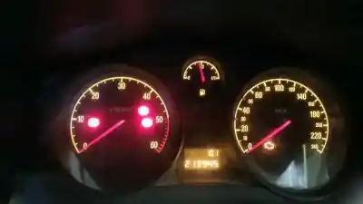 Veículo de Sucata opel zafira b enjoy plus do ano 2011 alimentado a17dtj