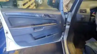 Veículo de Sucata opel zafira b enjoy plus do ano 2011 alimentado a17dtj