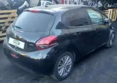 Veículo de Sucata peugeot 208 style do ano 2016 alimentado bh02