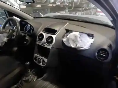 Veicolo di demolizione opel corsa d ´´111 years´´ dell'anno 2007 alimentato z13dth