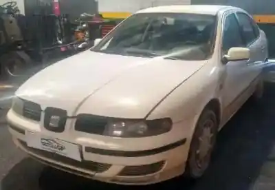 Veículo de Sucata seat                                               toledo (1m2)                                                                                                                                                                                                                                               select                                                                                                                                                                                                                                                     do ano 1999 alimentado agr