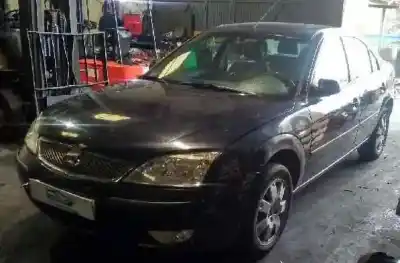 Veicolo di demolizione ford mondeo berlina (ge) ambiente dell'anno 2003 alimentato hjbb